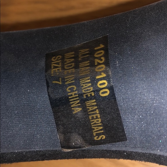 Heels - Picture 3 of 3